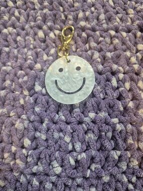 Pearlescent Smiley Face Keychain with Gold Clasp